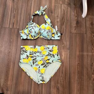Adore Me Lemon Bikini 42C and XL bottom